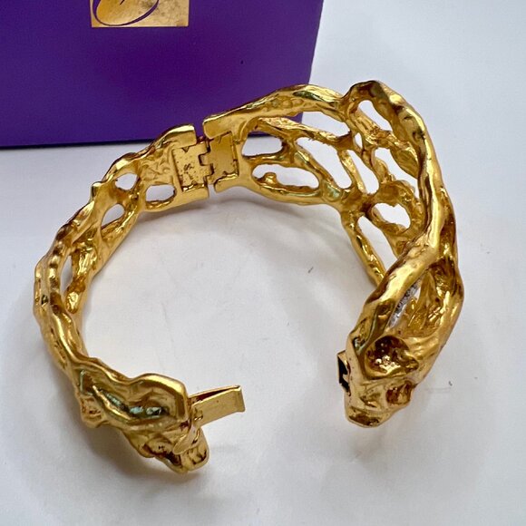 Elizabeth Taylor for Avon Treasured Vine Bracelet - Large - Picture 8 of 8